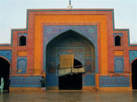  Shah Jahan Mosque Ziarat - Zapierająca dech w piersiach architektura z niesamowitymi widokami na dolinę